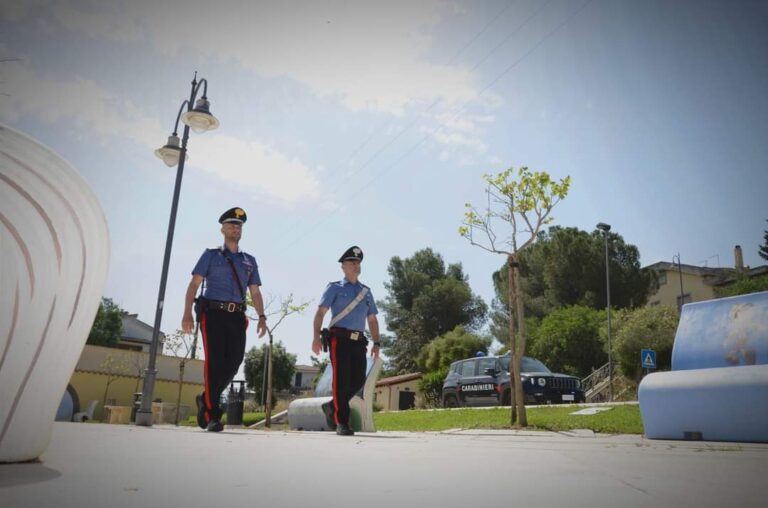 SPARANISE (CE)-TRENTANOVENNE MINACCIA DI FAR ESPLODERE IL PALAZZO DOVE ABITA CON UNA BOMBOLA DI GPL.