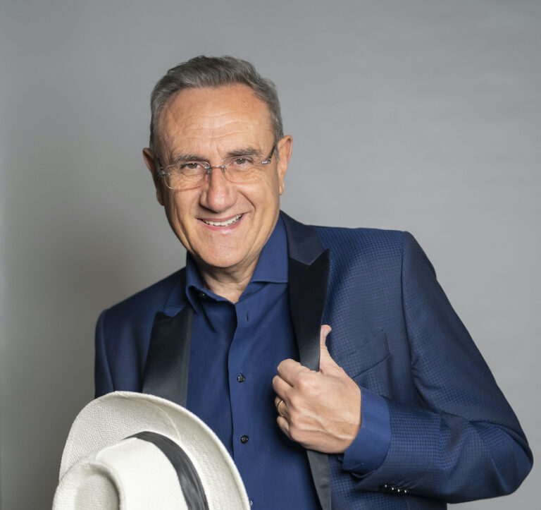 “Rimettetevi Comodi” il nuovo spettacolo di Gino Rivieccio all’Augusteo di Napoli.