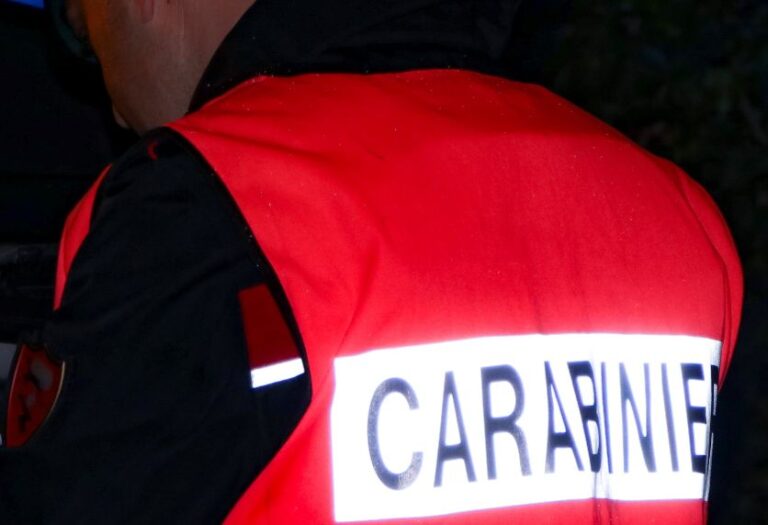 25ENNE ARRESTATO DAI CARABINIERI. E’ STATO SORPRESO A SPACCIARE ALLA ROTONDA DI SAN NICOLA.
