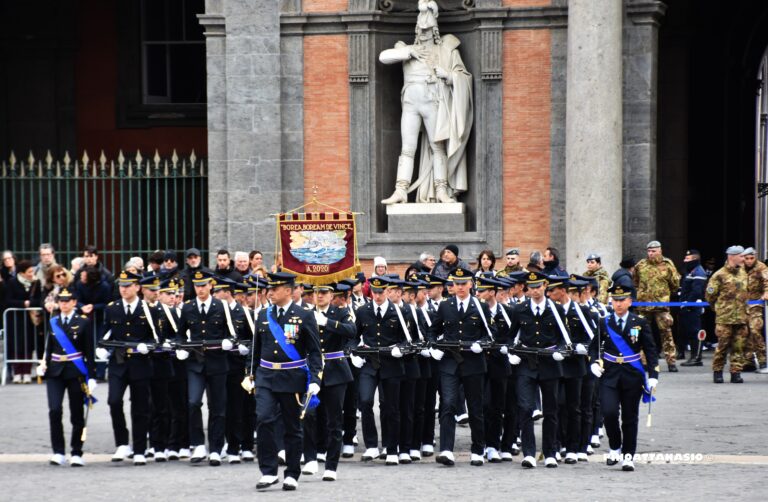 L’ Accademia Aeronautica in piazza Plebiscito, gli allievi del corso Drago VI giurano fedeltà alla Repubblica Italiana.
