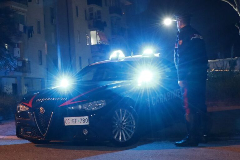 ARIENZO (CE). PICCHIA LA SORELLA E LA MINACCIA CON UN MARTELLO. 30ENNE ARRESTATO DAI CARABINIERI